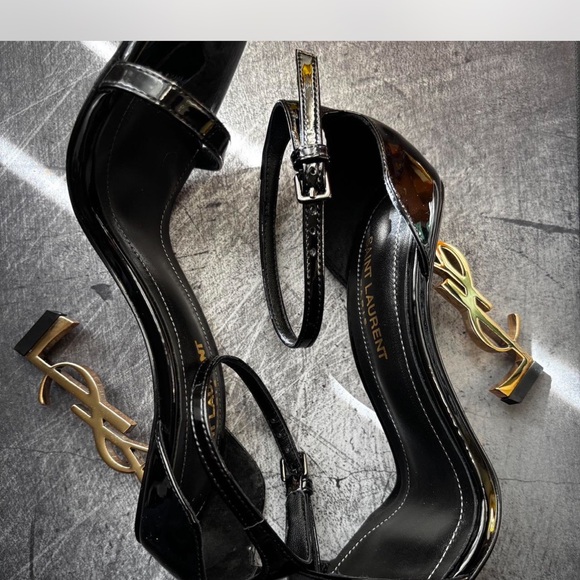 Saint Laurent Black Patent Heels with Gold Monogram - Picture 4 of 4